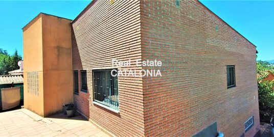 Casa cerca de la parada bus