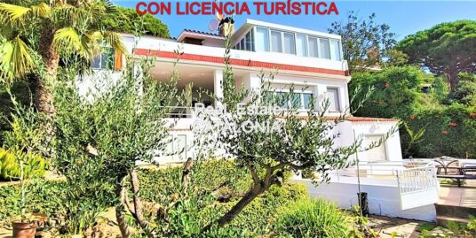Casa con Licencia turística y vistas al mar